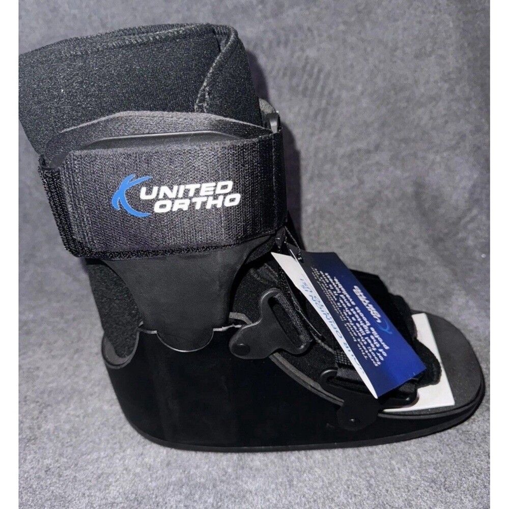 United Ortho Short Air Cam Walker Fracture Boot Small Black